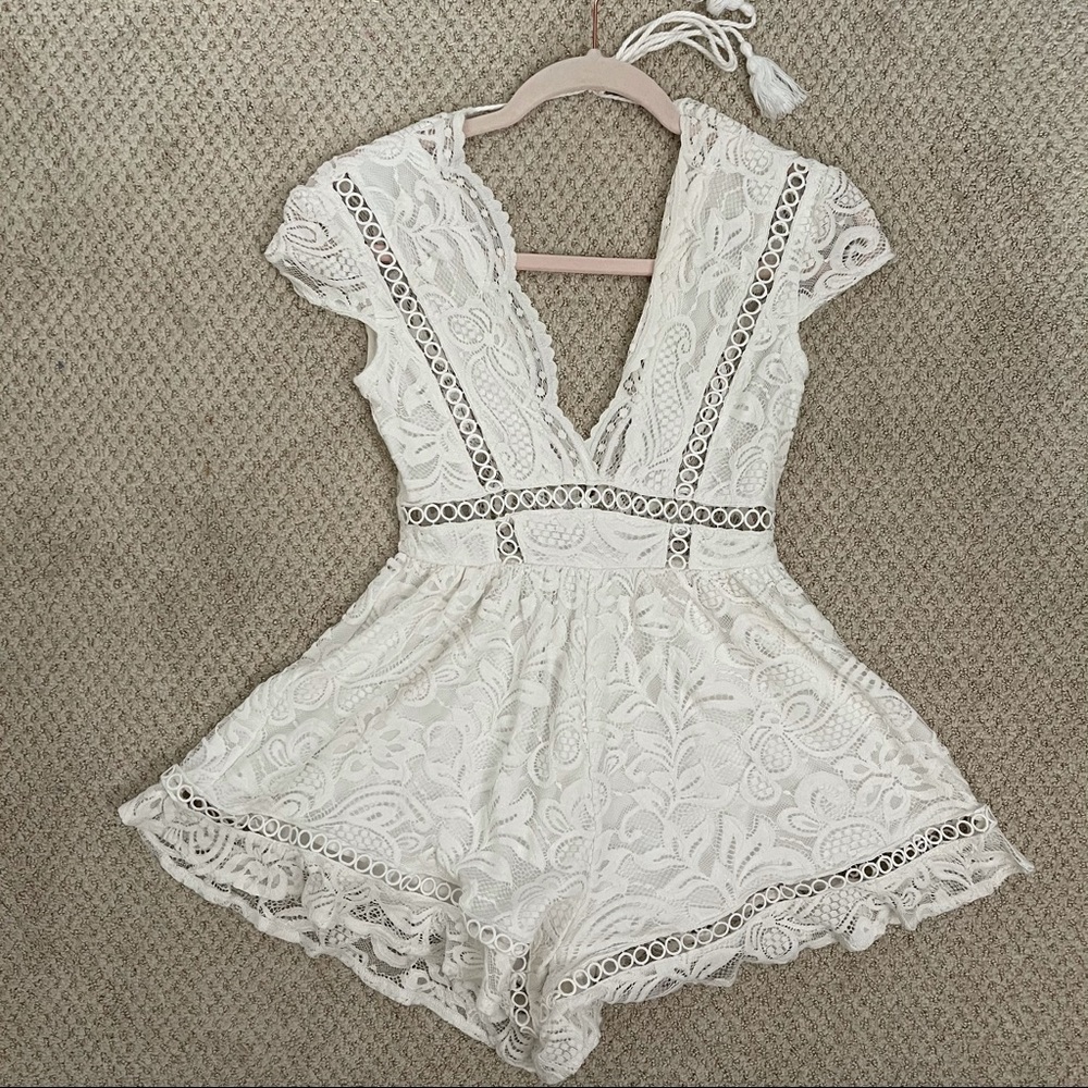 FASHION NOVA WHITE LACE ROMPER